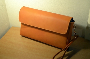 Light brown leather bag for small chess